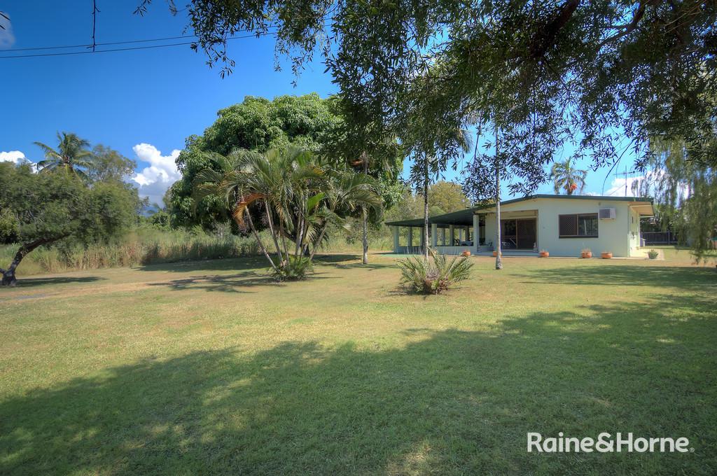 19 Palm St, Cooya Beach, QLD 4873