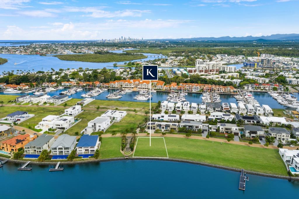 8819 THE POINT CCT, SANCTUARY COVE, QLD 4212