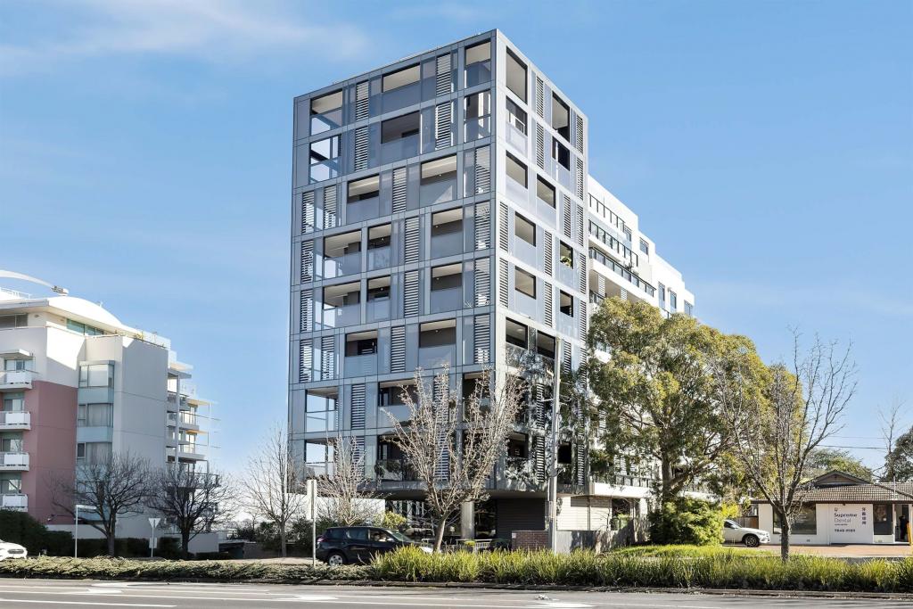 802/5 Sovereign Point Ct, Doncaster, VIC 3108