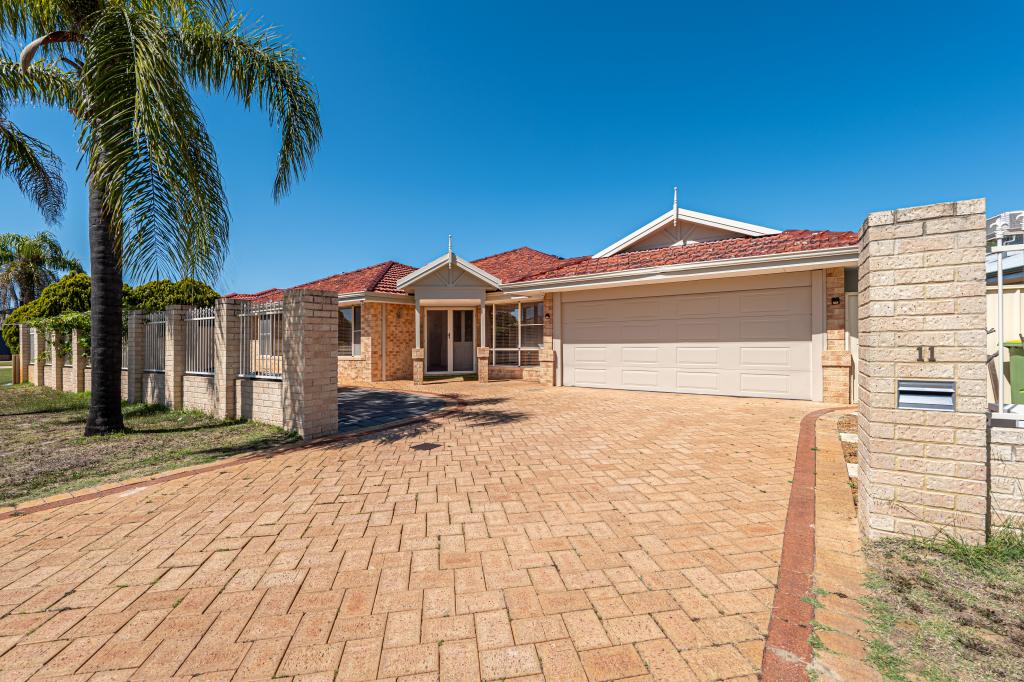 11 Lincoln Pl, Canning Vale, WA 6155