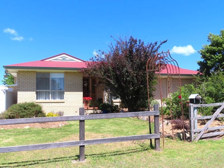 28 Fairway Cres, Stanthorpe, QLD 4380