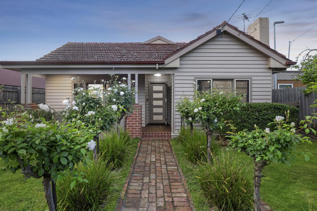 6 Surrey St, Mornington, VIC 3931