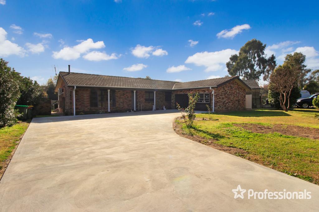 50 Balmoral Cres, Lake Albert, NSW 2650