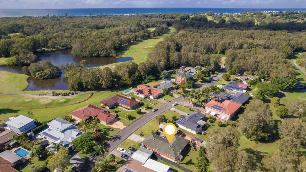 4 Terrara Ct, Ocean Shores, NSW 2483