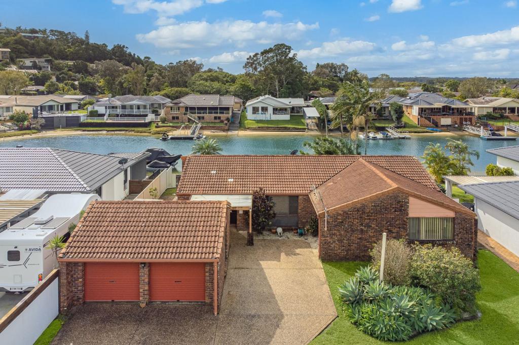 7 Captains Way, Banora Point, NSW 2486
