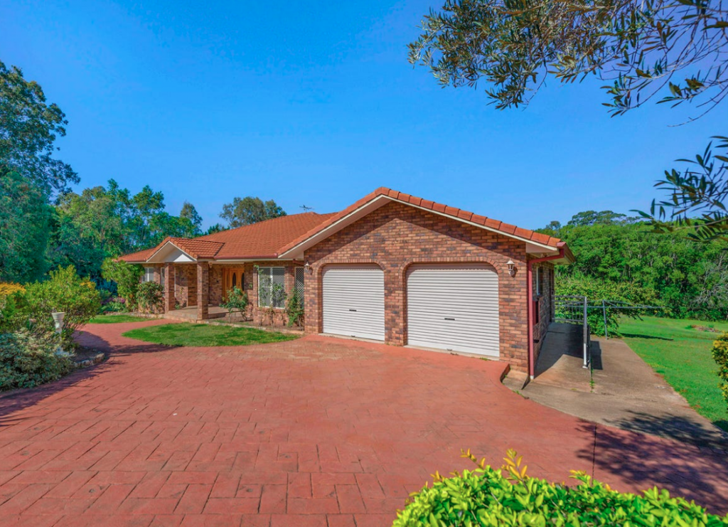 93 Bridgeman Rd, Bridgeman Downs, QLD 4035