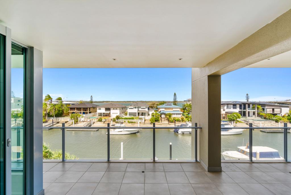 3/11 Canal Ave, Runaway Bay, QLD 4216