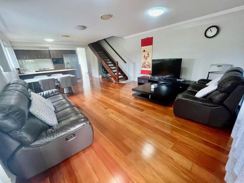 2180 Logan Rd, Upper Mount Gravatt, QLD 4122