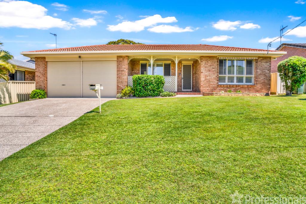 4 CAPRI AVE, FORSTER, NSW 2428