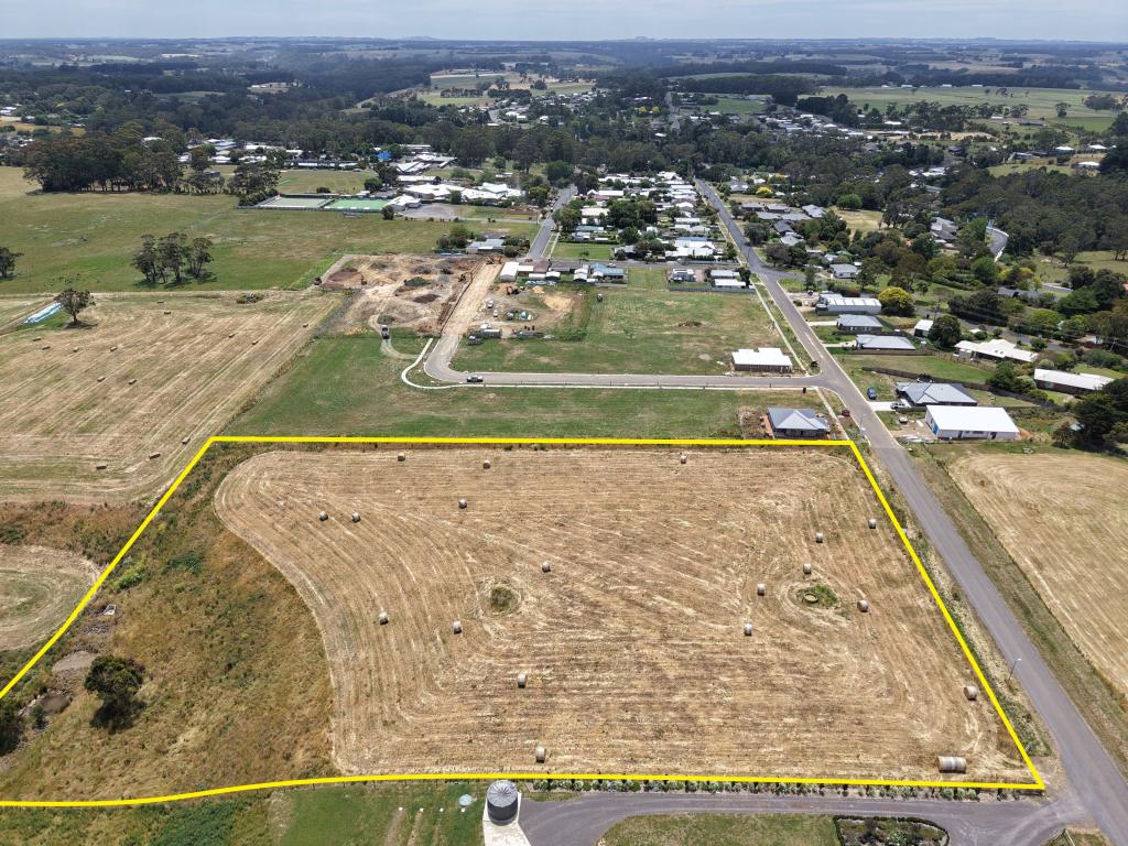 24 Lindquists Rd, Timboon, VIC 3268