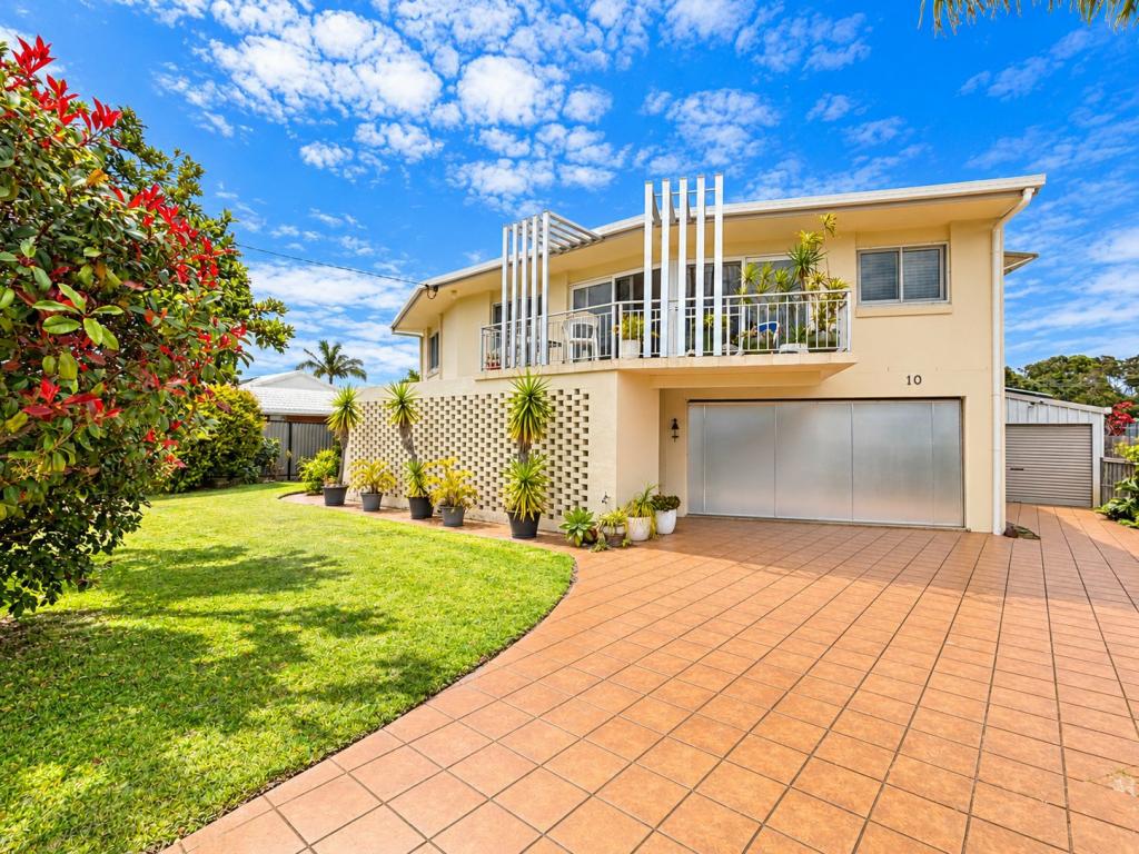 10 Brookes Cres, Woorim, QLD 4507