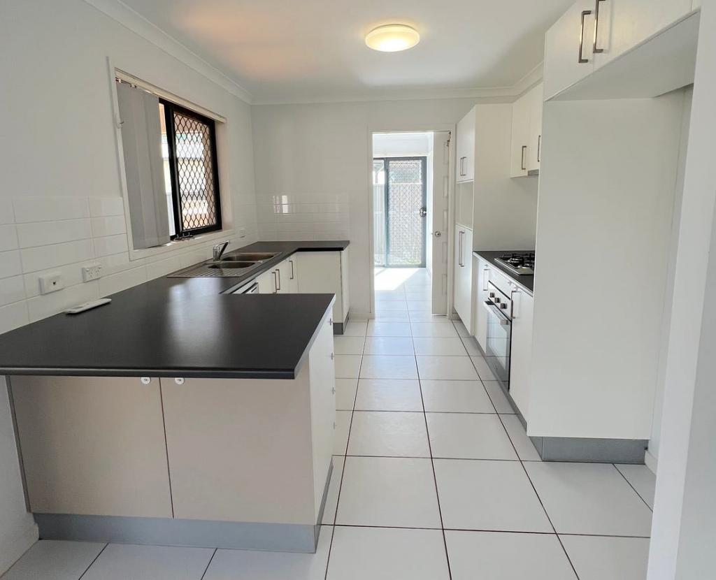 88 Penzance Dr, Redland Bay, QLD 4165