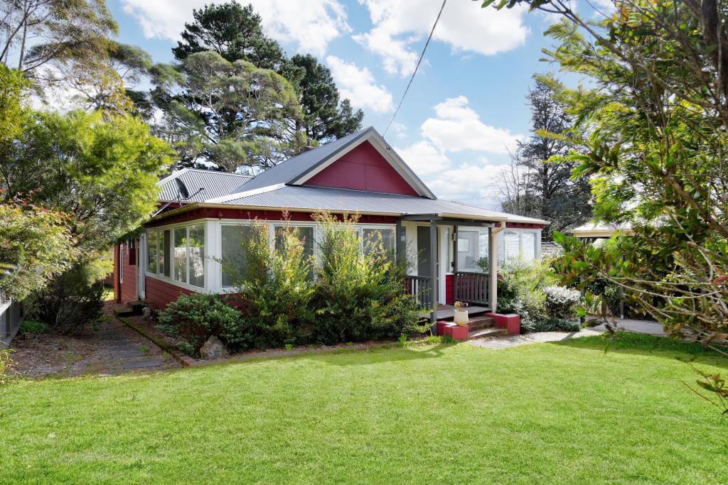 10 Bridges St, Blackheath, NSW 2785