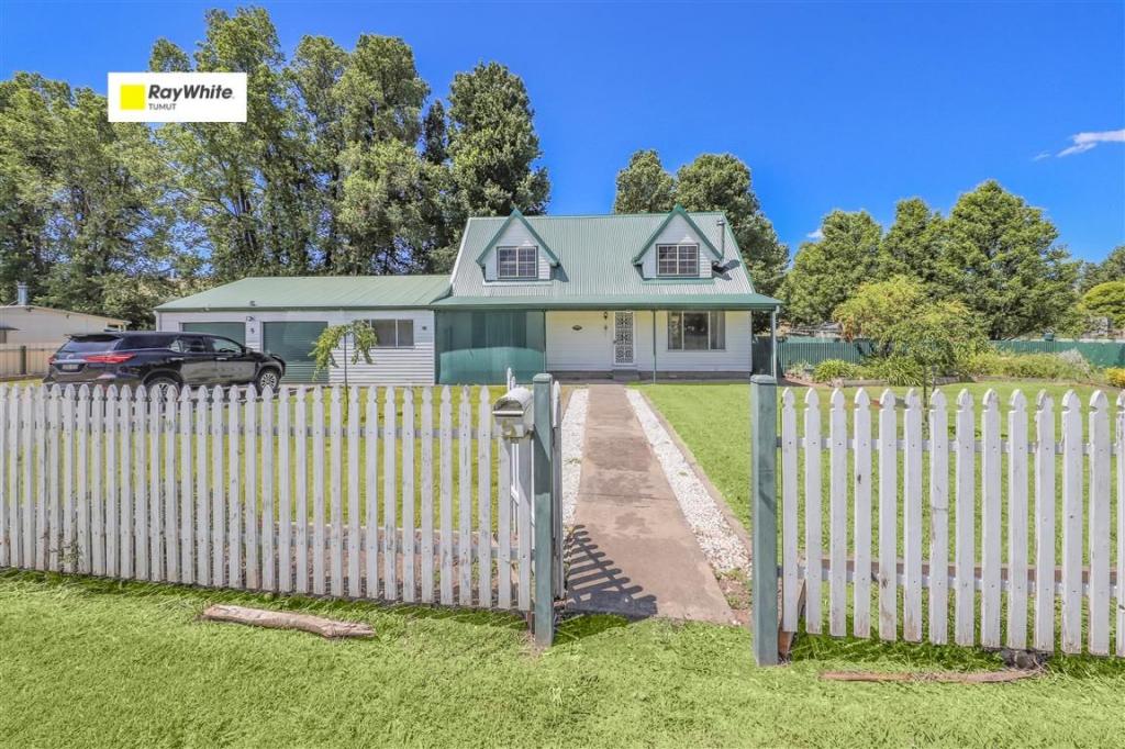 5 Travers St, Adelong, NSW 2729