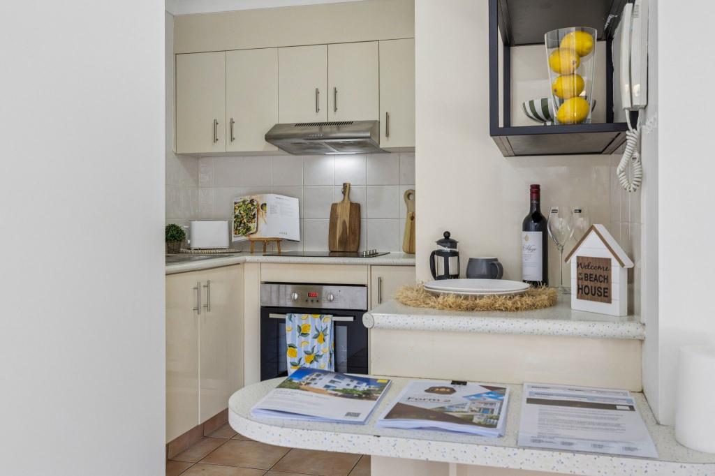 6/103-105 Frank St, Labrador, QLD 4215