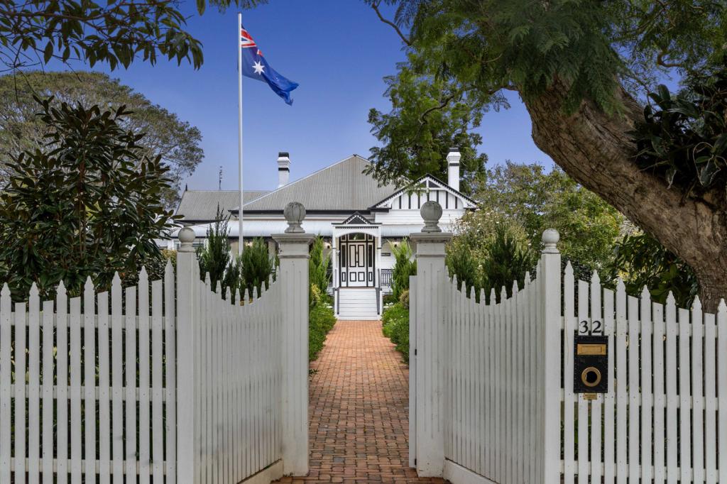 32-34 Crown St, Rangeville, QLD 4350