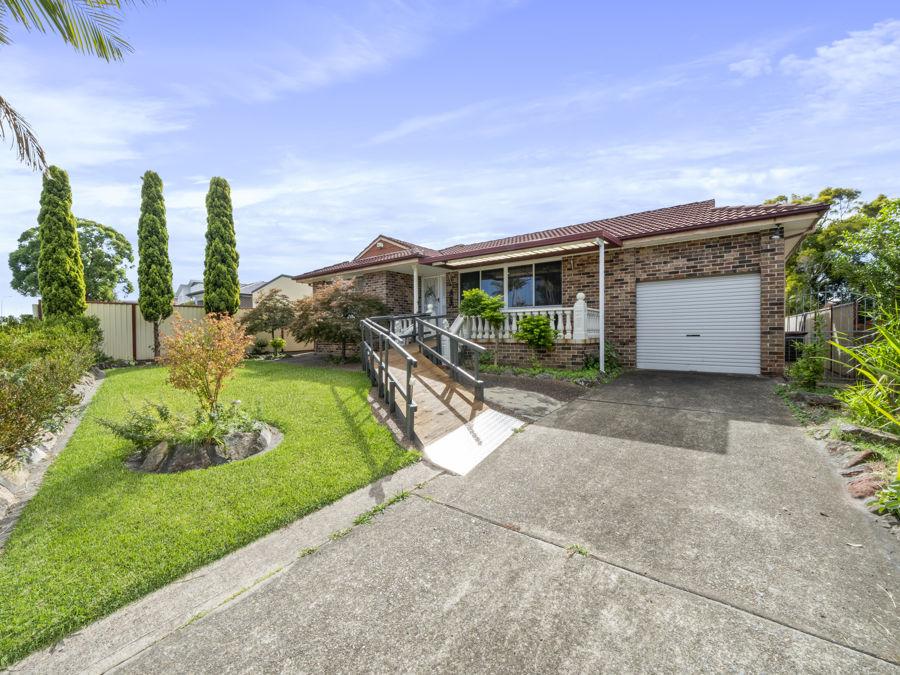 33 Nineveh Cres, Greenfield Park, NSW 2176