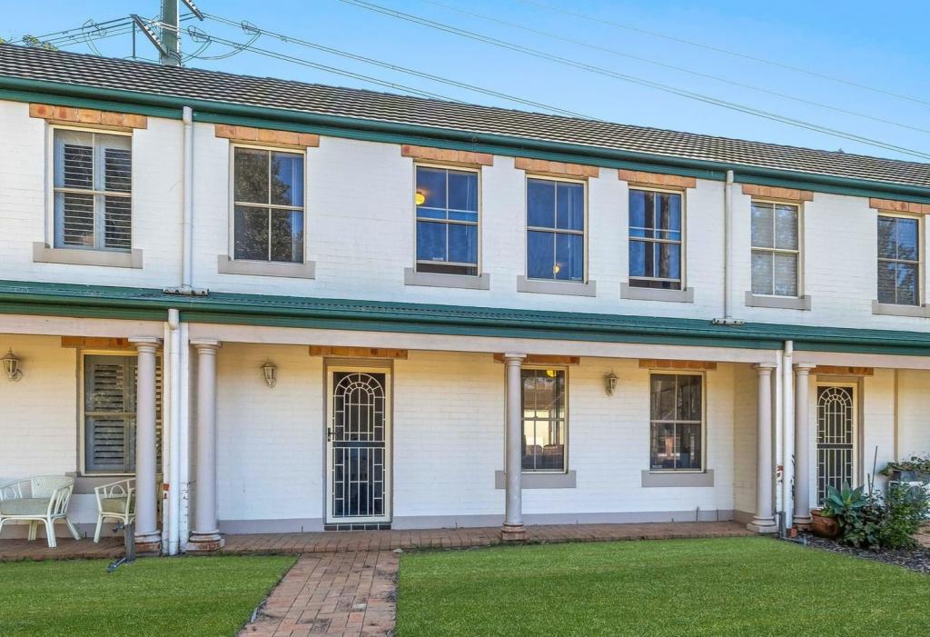 4/3 Richmond Mews, Mardi, NSW 2259