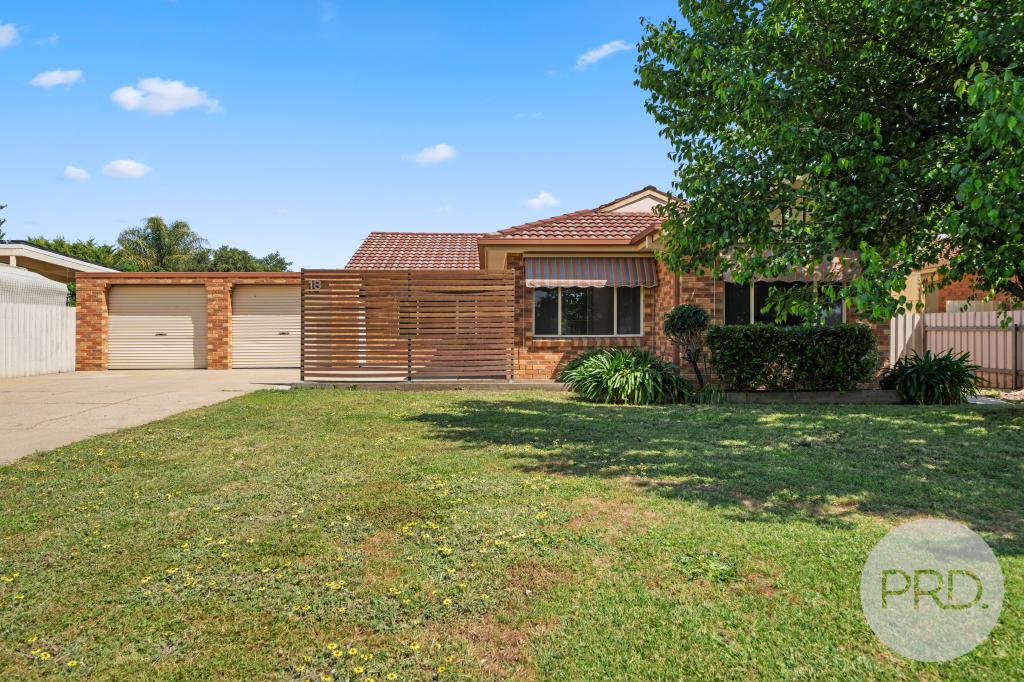 18 Bamarook Cres, Glenfield Park, NSW 2650