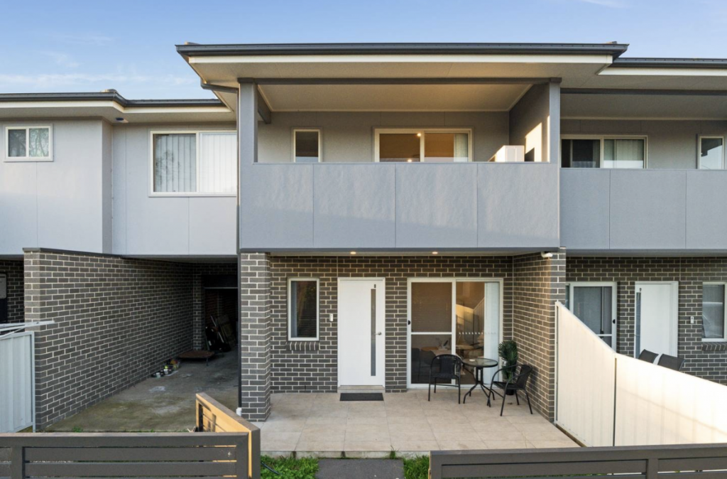 8/1A EDMONDSON AVE, ST MARYS, NSW 2760