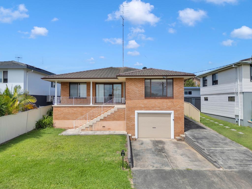 8 Hillcrest Ave, Bateau Bay, NSW 2261