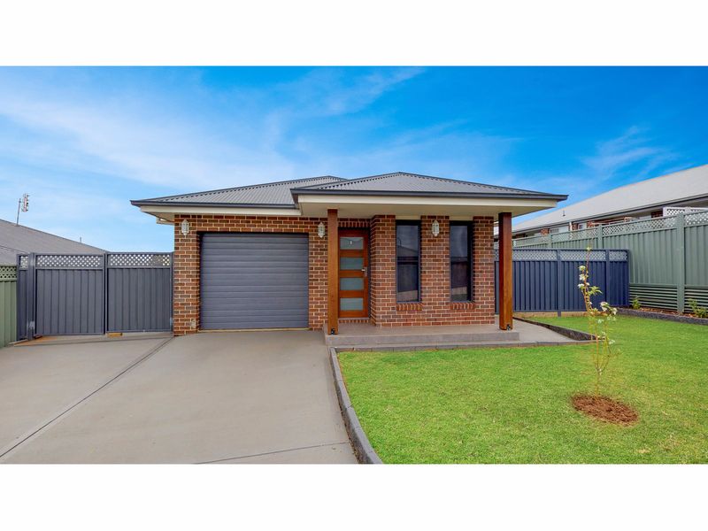 14 Pelagic Ct, Dubbo, NSW 2830