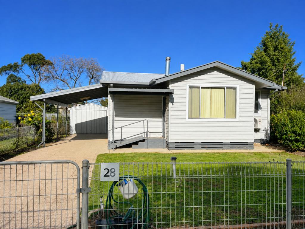 28 MULGA ST, BARELLAN, NSW 2665