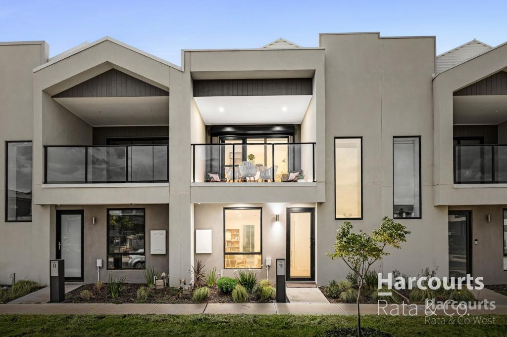 13 Amazing Bvd, Fraser Rise, VIC 3336