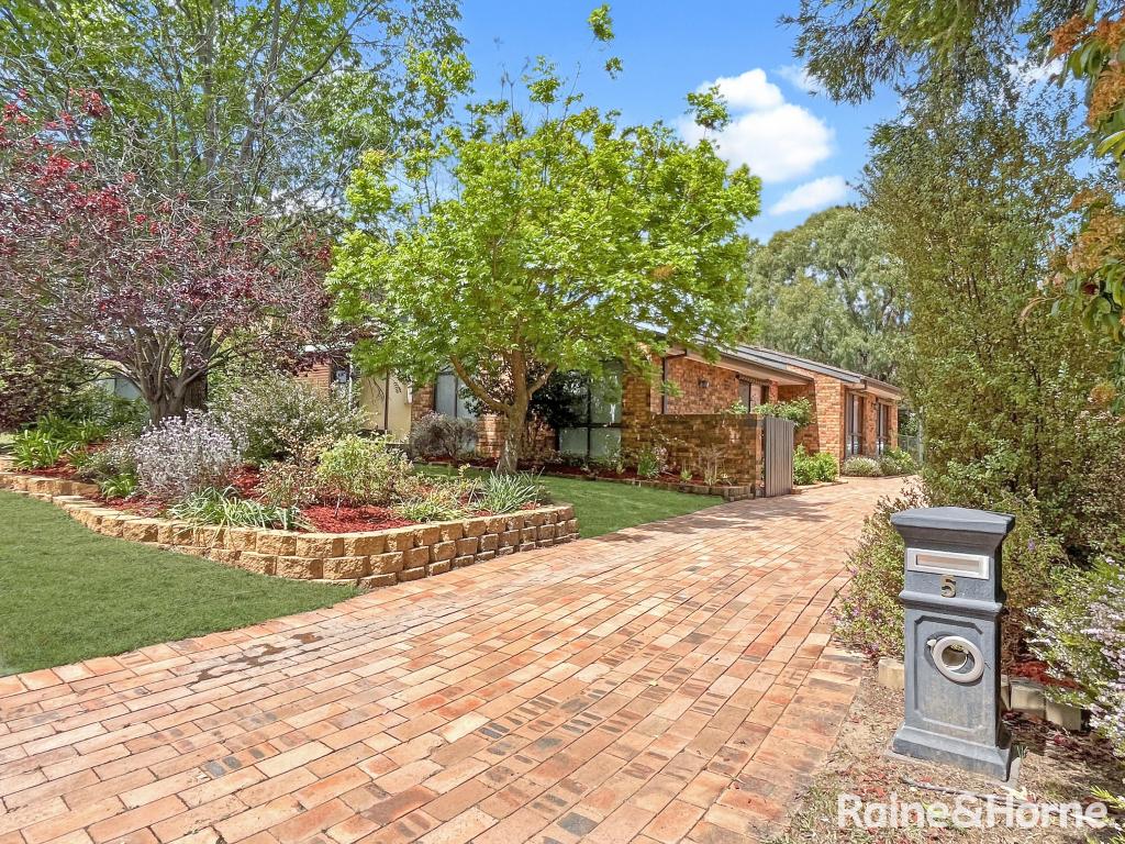 5 Bilkurra St, Queanbeyan West, NSW 2620