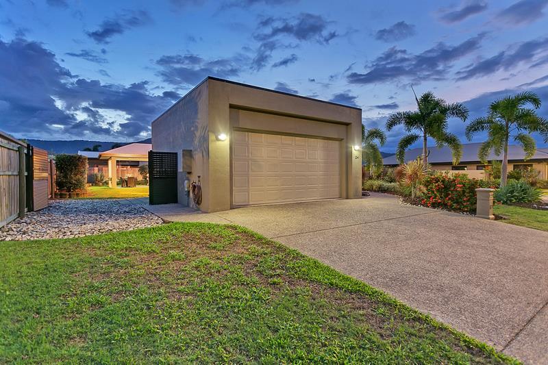 24 Quartzborough Prom, Trinity Park, QLD 4879