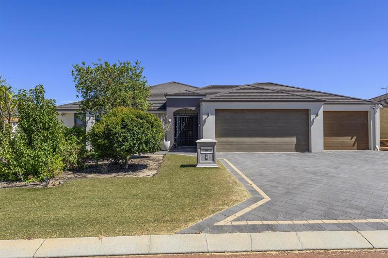 9 Karadong St, Wattle Grove, WA 6107