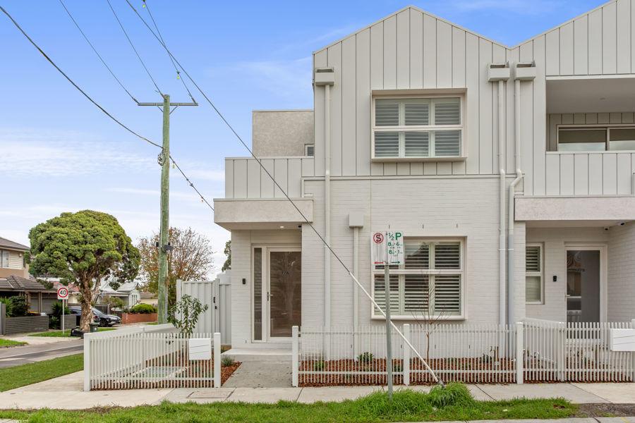 77A SUSSEX ST, PASCOE VALE, VIC 3044