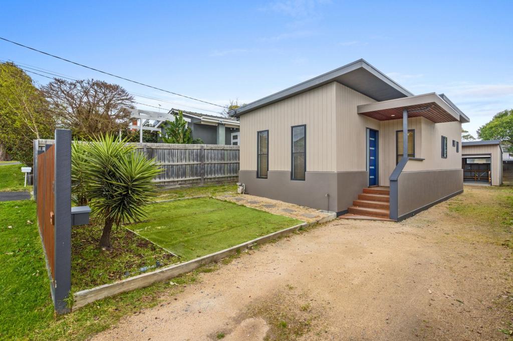 62 SEVENTH AVE, ROSEBUD, VIC 3939