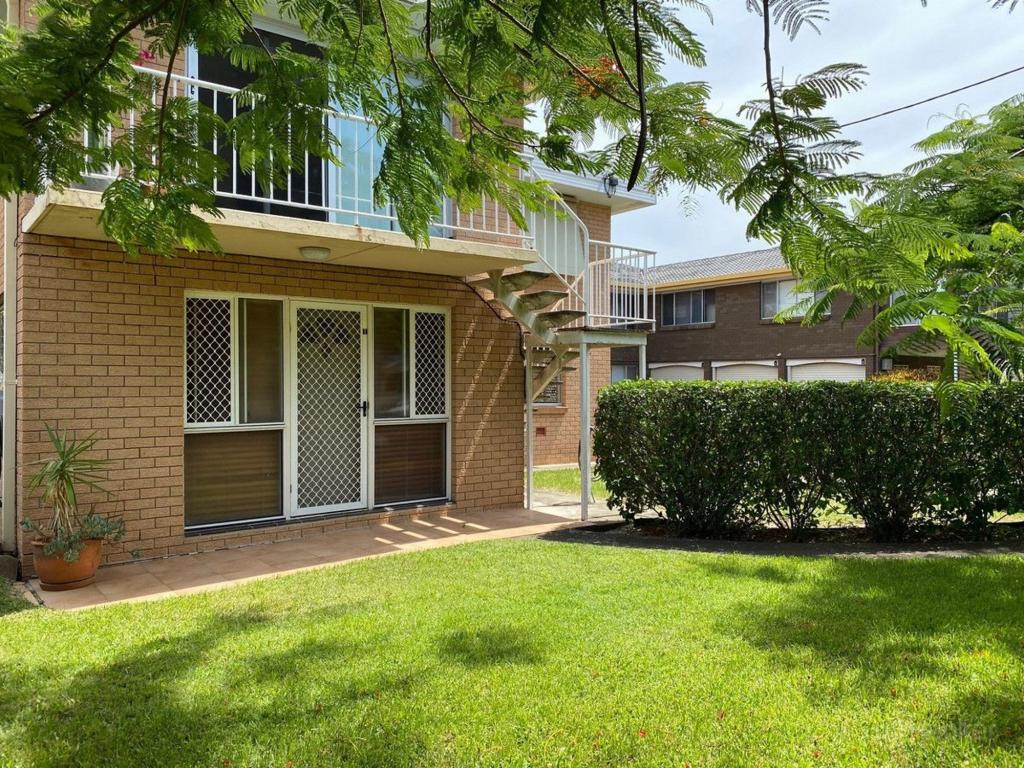 1/6 Vernia Pl, Biggera Waters, QLD 4216