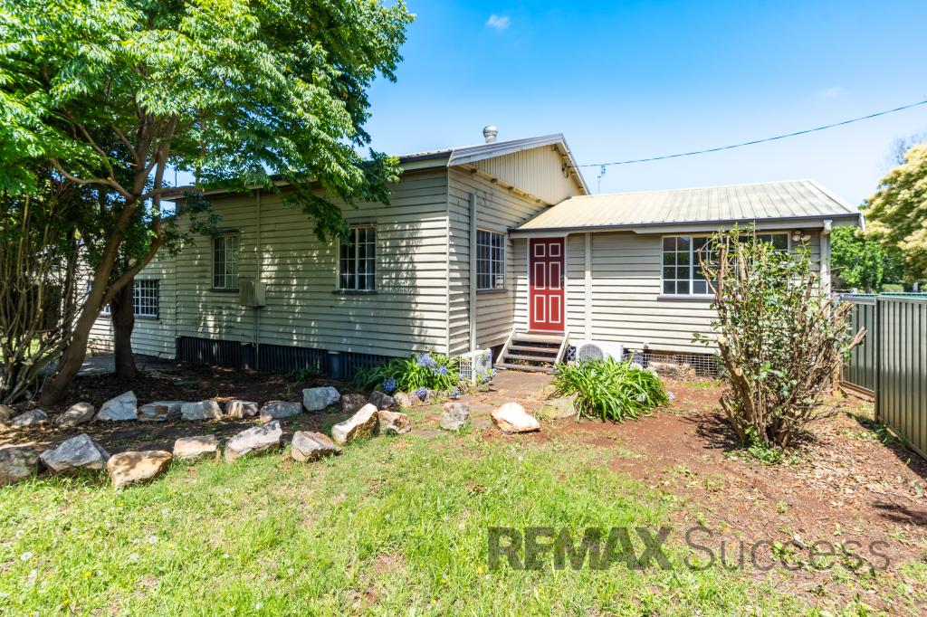 310 Alderley St, Kearneys Spring, QLD 4350