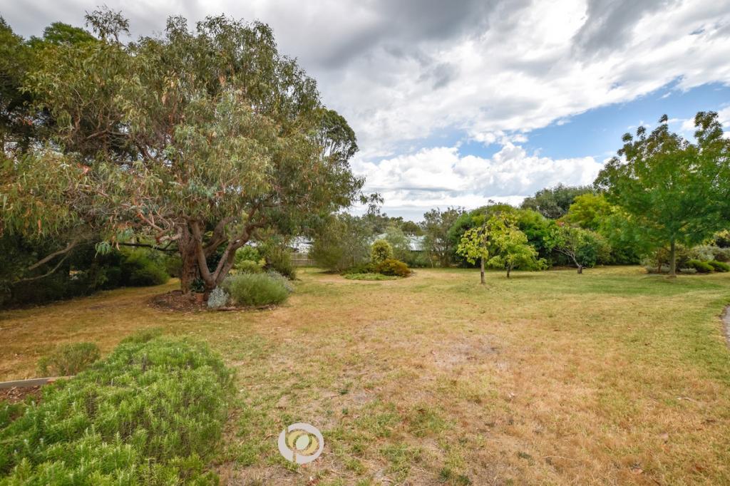 LOT 2, 20 NULLAWARRE AVE, ROSEBUD, VIC 3939