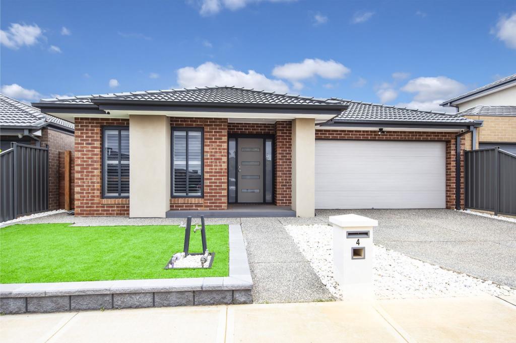 4 STEVENAGE DR, STRATHTULLOH, VIC 3338