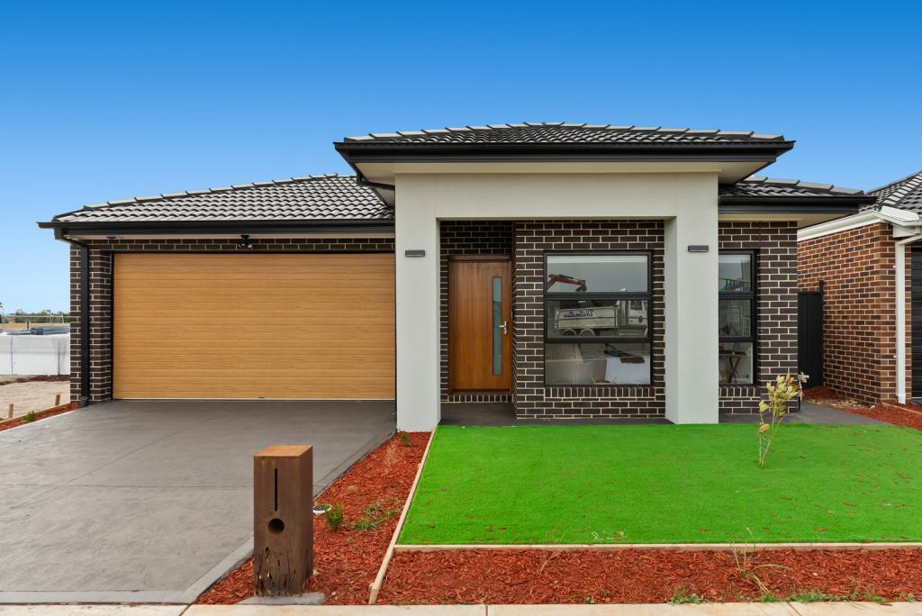 3 GRAMERCY PL, STRATHTULLOH, VIC 3338