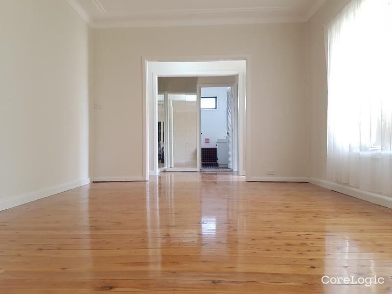 14 Dan St, Campbelltown, NSW 2560