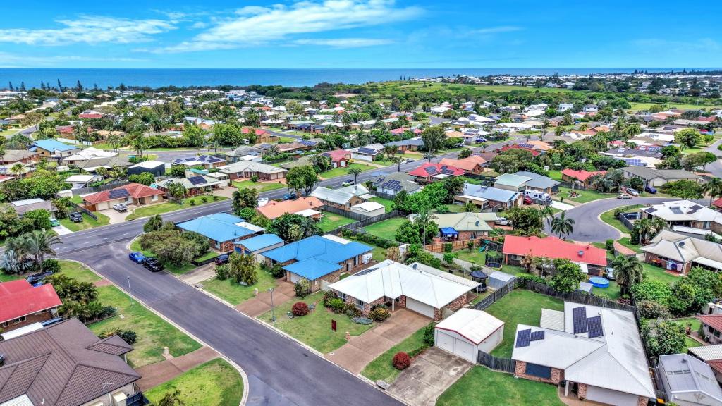 5 LANDSBOROUGH ST, BARGARA, QLD 4670