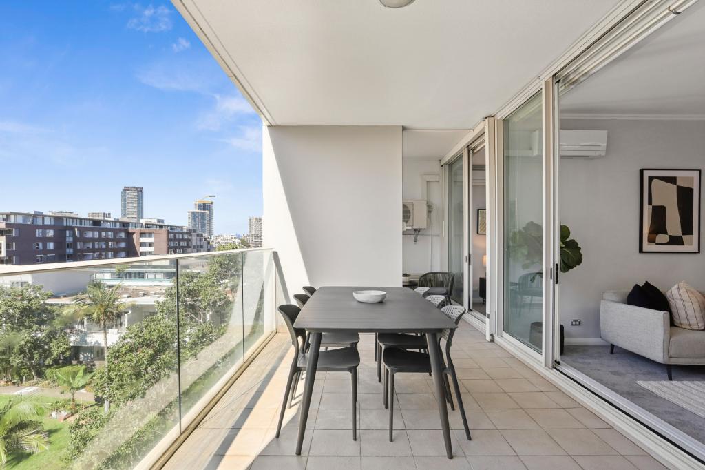 764/3 Baywater Dr, Wentworth Point, NSW 2127