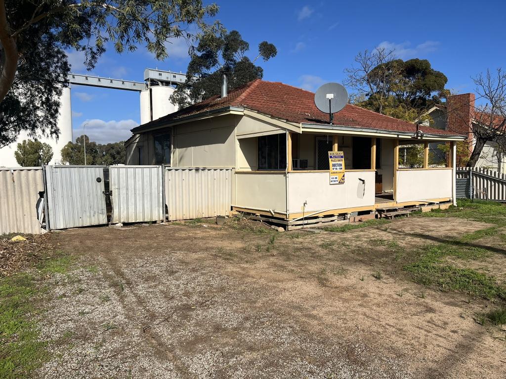 28 SHIELDS ST, TAMMIN, WA 6409