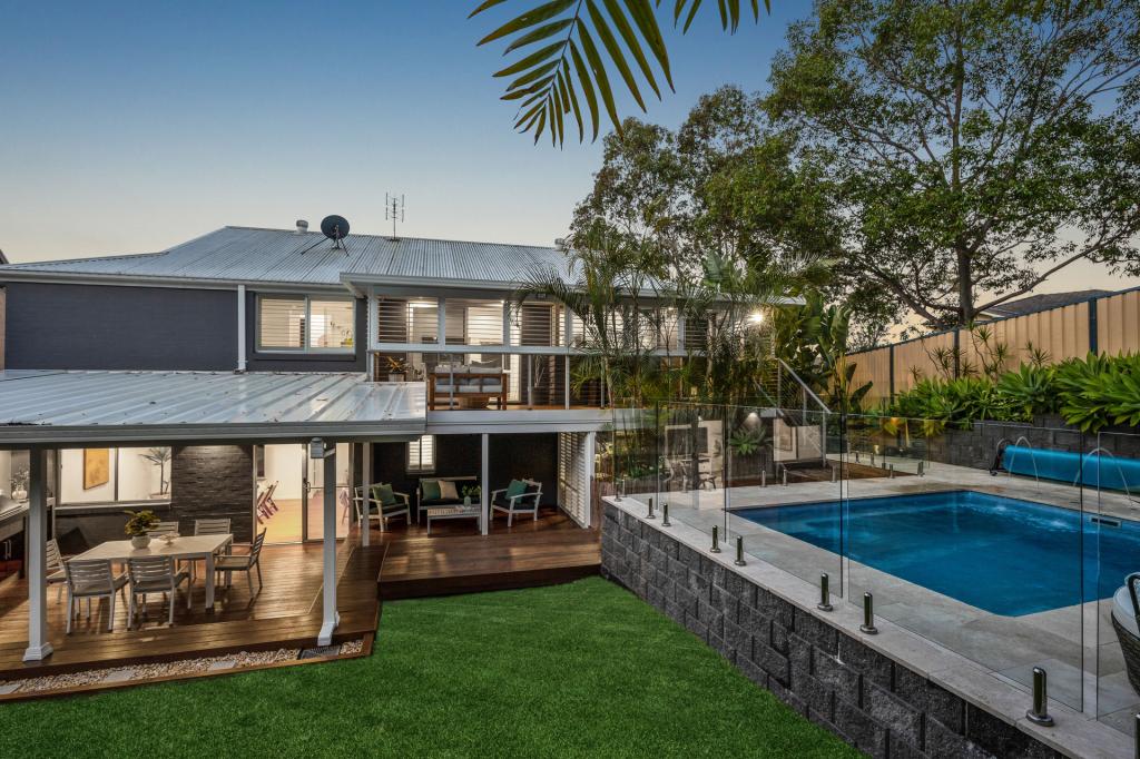 1 Seacres Cl, Wadalba, NSW 2259