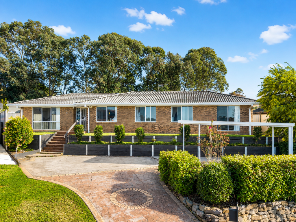 14 Balthasar Cl, Rosemeadow, NSW 2560
