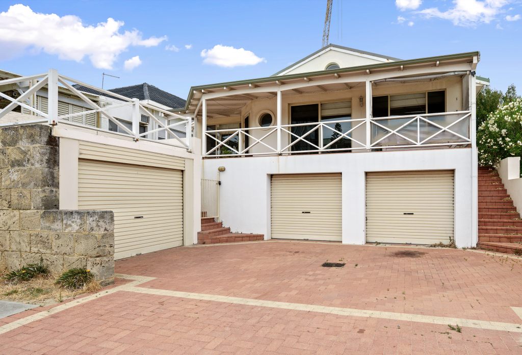 176 WEST COAST HWY, SCARBOROUGH, WA 6019