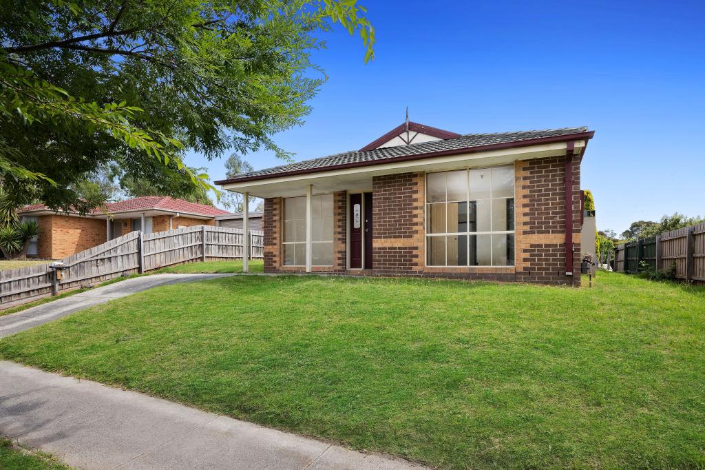 35 Godwin Cres, Cranbourne North, VIC 3977