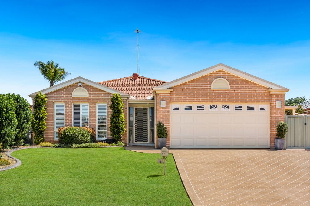 5 KURAJI CL, GLENMORE PARK, NSW 2745