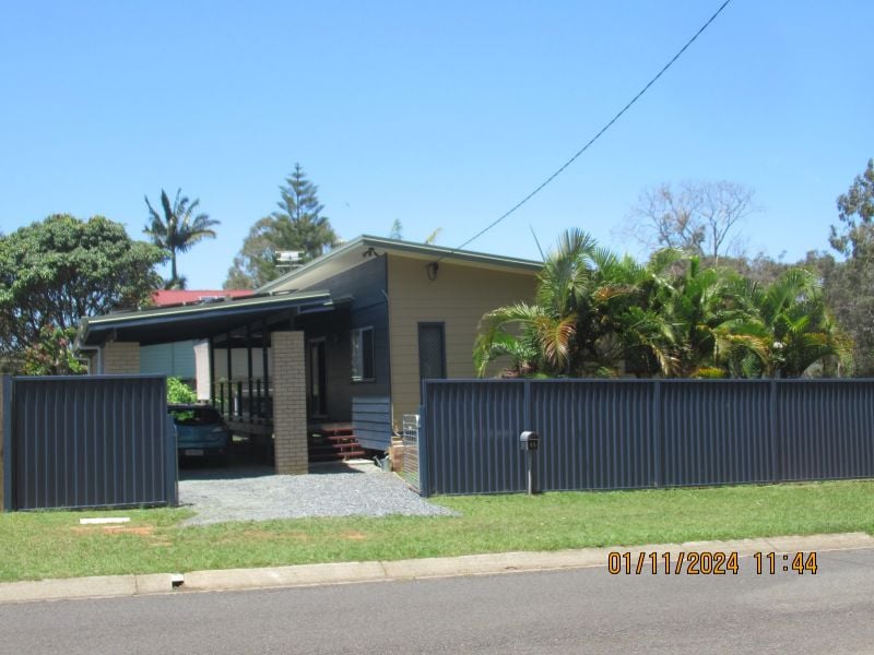 15 Jasper St, Russell Island, QLD 4184