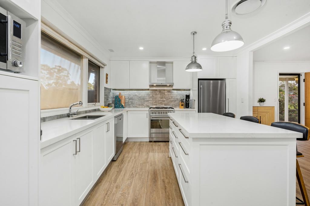 2 Kullaroo Ave, Bradbury, NSW 2560