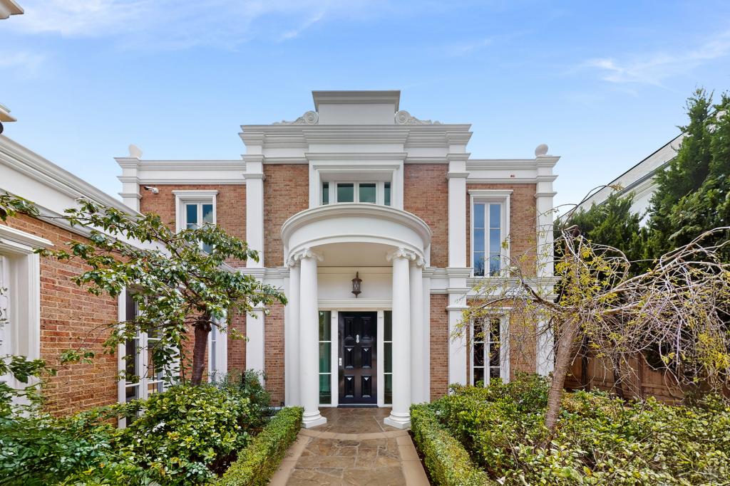 27 Mont Albert Rd, Canterbury, VIC 3126